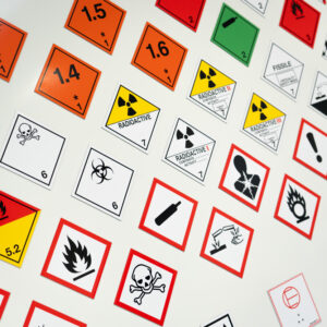 Magnetische Gefahrzettel und Placards 10 x 10 cm (Ausbildung) – Bild 3
